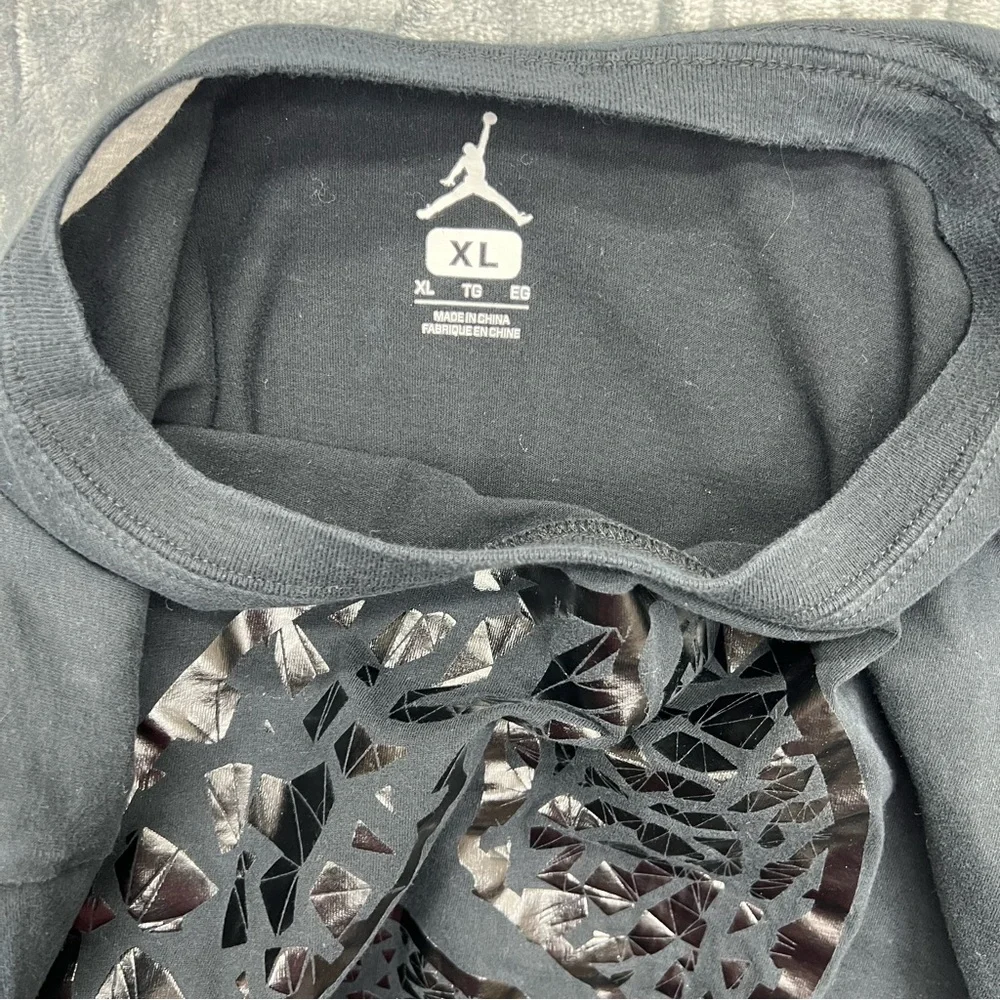 Jordan Raised Graphic T-Shirt Men's XL Black Cotton‎ Crew Neck Short Sleeve